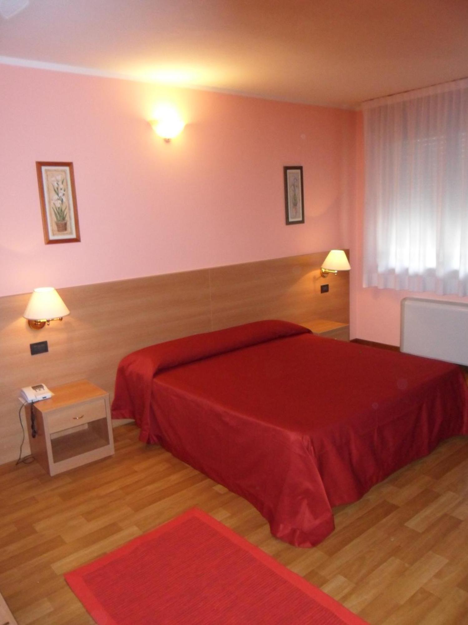 Hotel Ristorante Al Bassanello Bassano del Grappa Eksteriør bilde