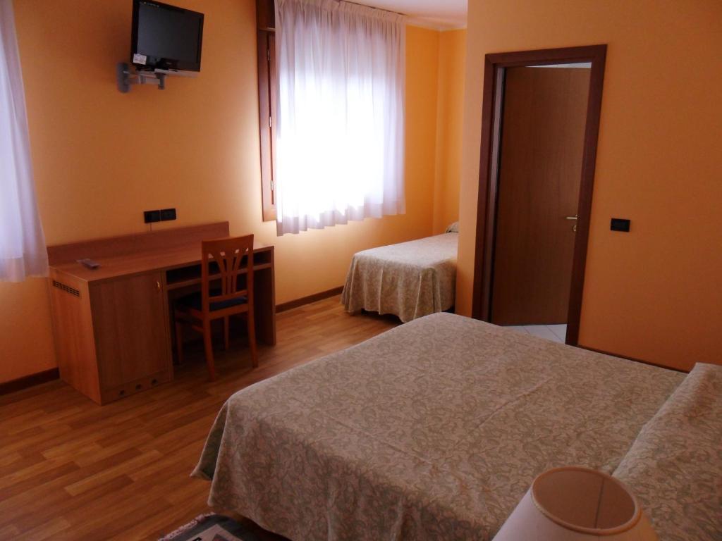 Hotel Ristorante Al Bassanello Bassano del Grappa Rom bilde